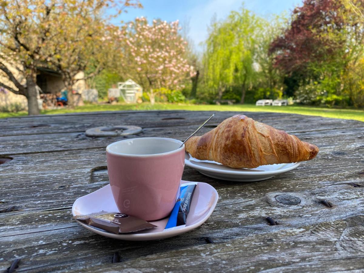 Les Lavandieres Bed and Breakfast Saint-Hilaire-la-Palud Eksteriør billede